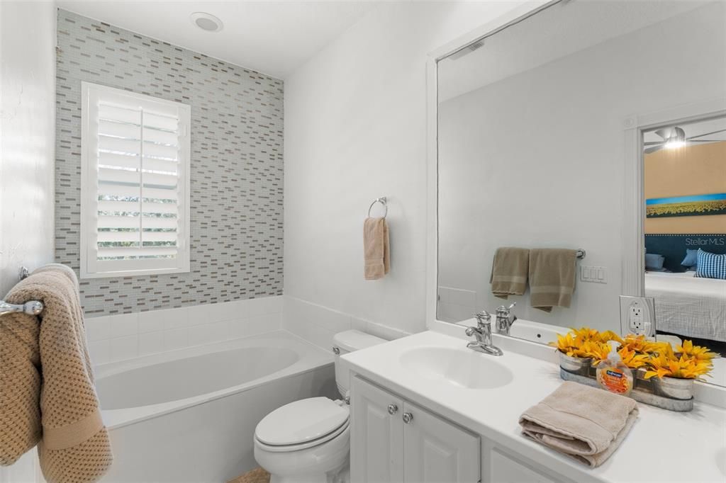 Active With Contract: $469,000 (4 beds, 3 baths, 1810 Square Feet)