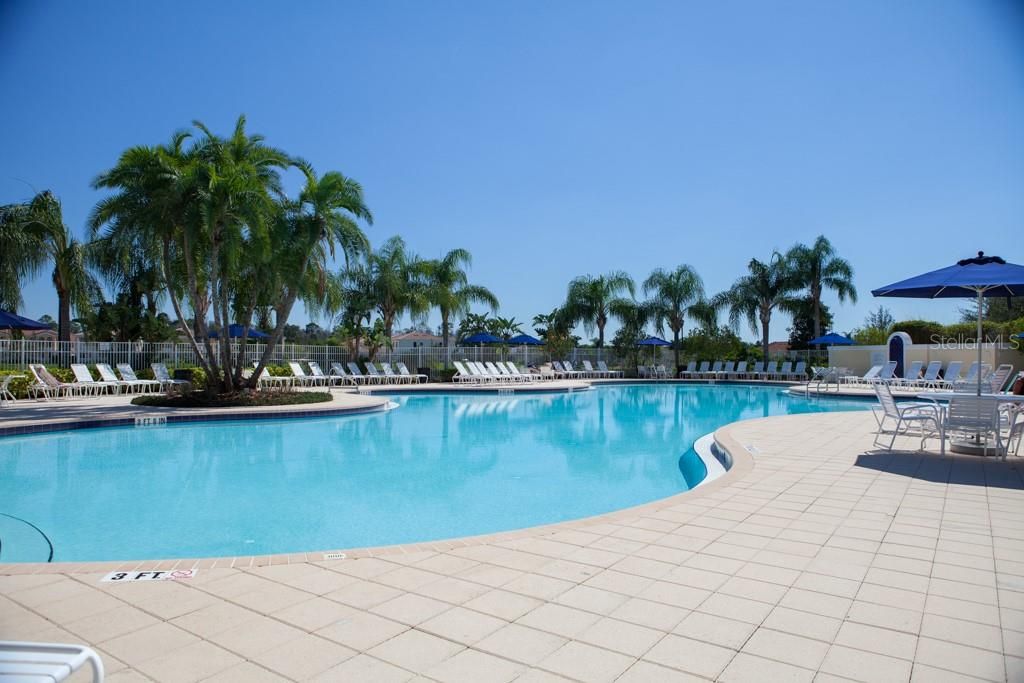 Active With Contract: $469,000 (4 beds, 3 baths, 1810 Square Feet)