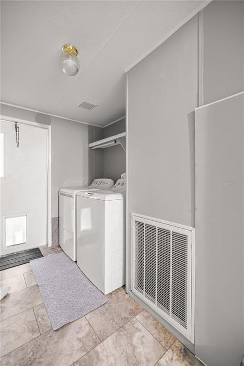 待售: $210,000 (4 贝兹, 2 浴室, 2057 平方英尺)