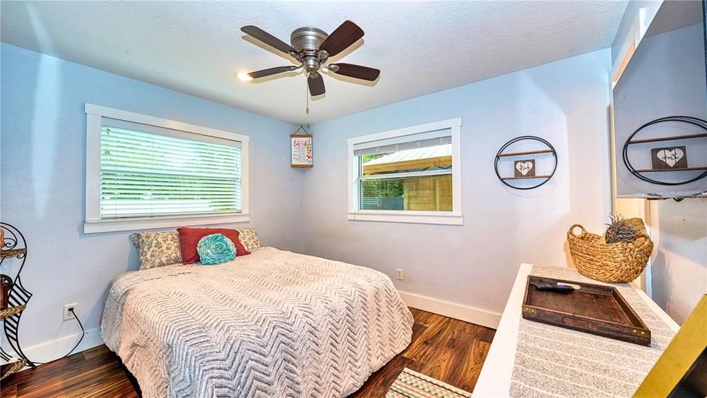 合同活跃: $499,900 (5 贝兹, 3 浴室, 2828 平方英尺)