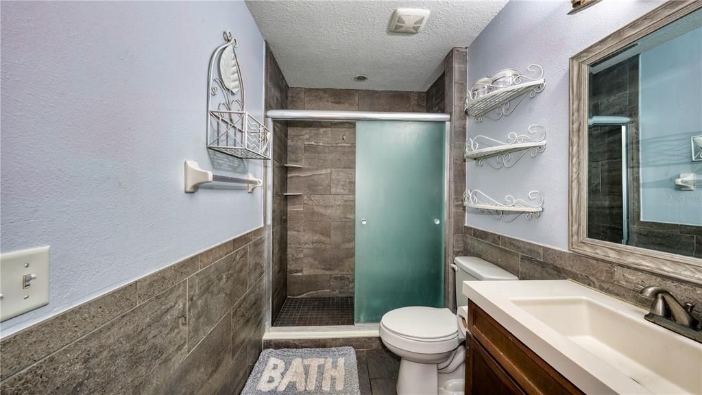 合同活跃: $499,900 (5 贝兹, 3 浴室, 2828 平方英尺)