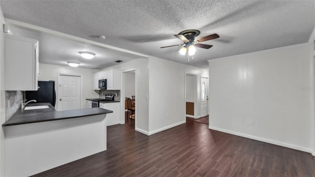 待售: $335,000 (3 贝兹, 2 浴室, 1604 平方英尺)