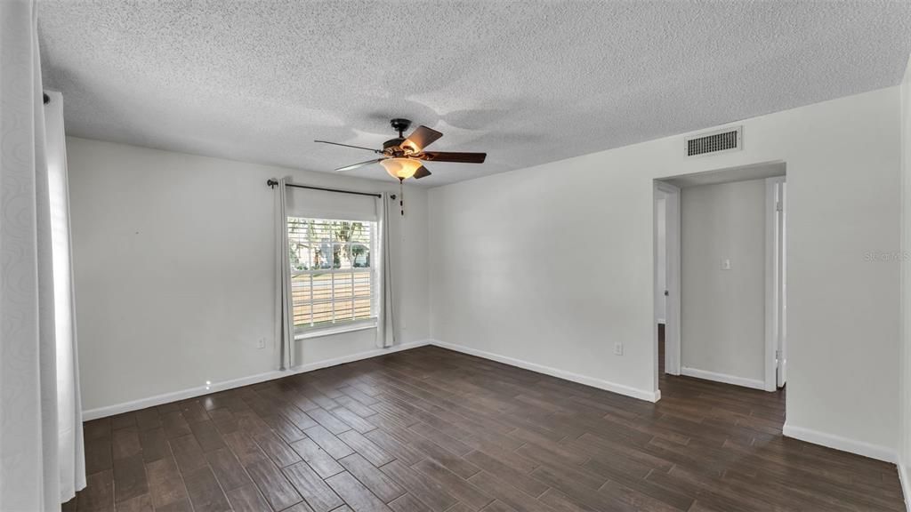 待售: $335,000 (3 贝兹, 2 浴室, 1604 平方英尺)