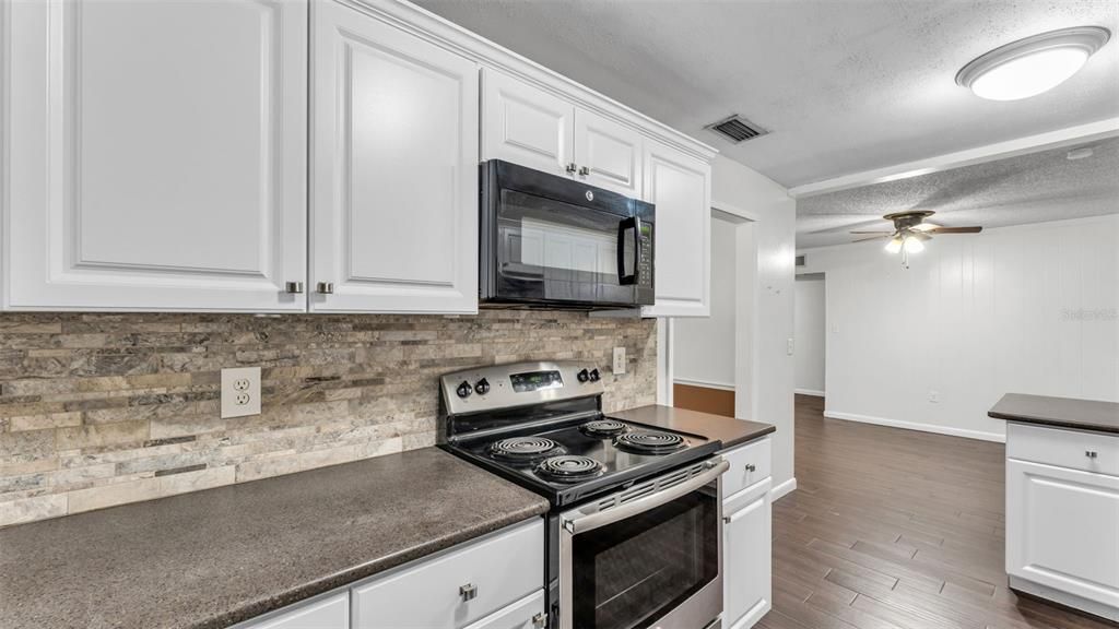 待售: $335,000 (3 贝兹, 2 浴室, 1604 平方英尺)