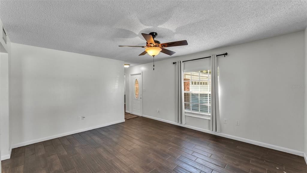 待售: $335,000 (3 贝兹, 2 浴室, 1604 平方英尺)