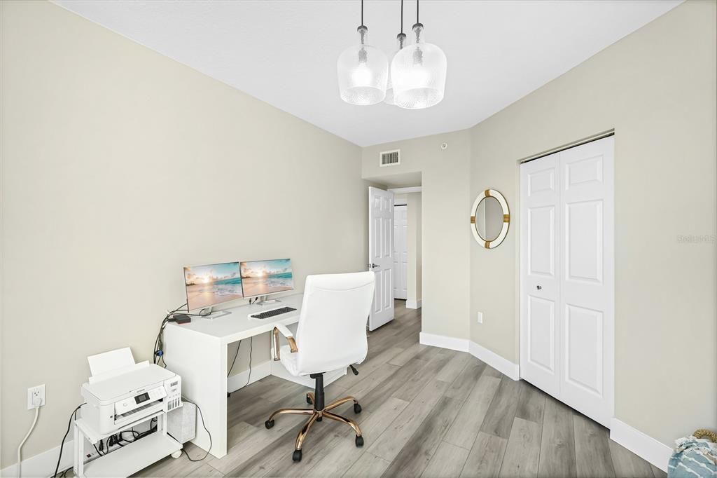 For Sale: $399,900 (3 beds, 2 baths, 1349 Square Feet)