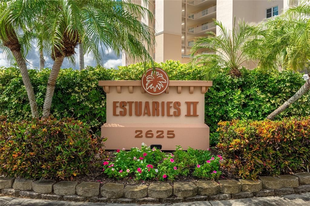 For Sale: $399,900 (3 beds, 2 baths, 1349 Square Feet)