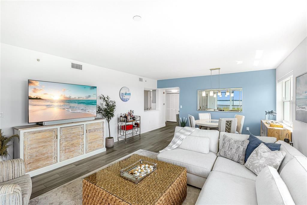 For Sale: $399,900 (3 beds, 2 baths, 1349 Square Feet)