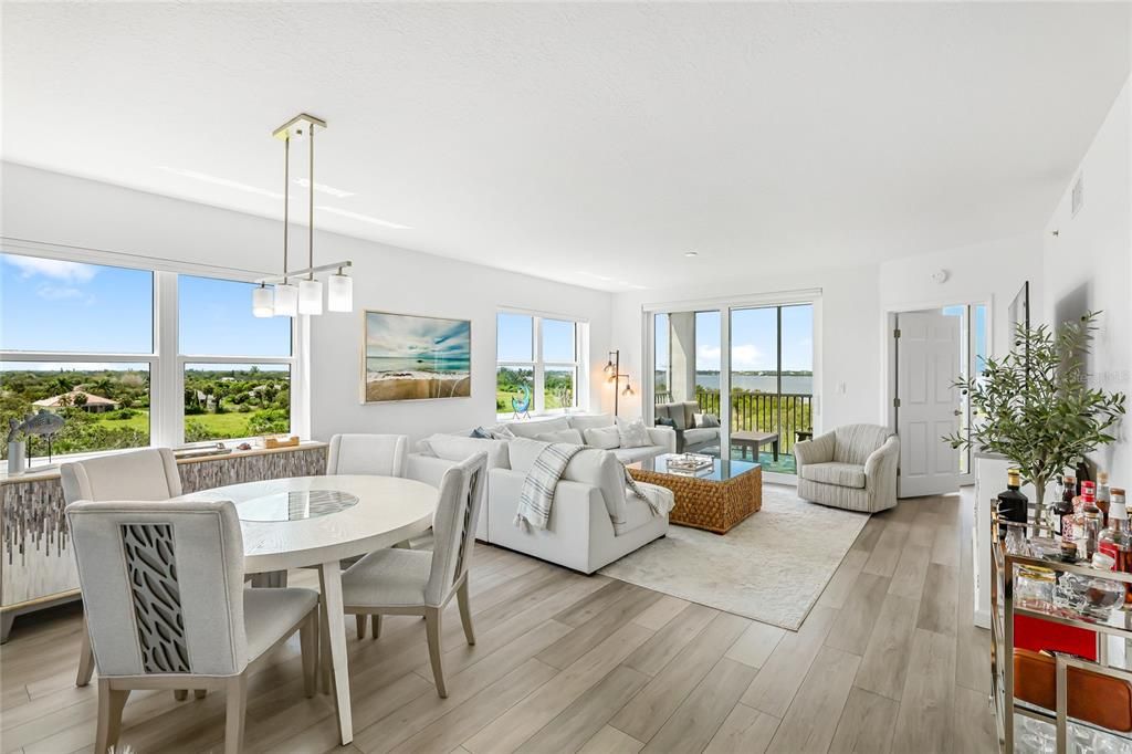 For Sale: $399,900 (3 beds, 2 baths, 1349 Square Feet)