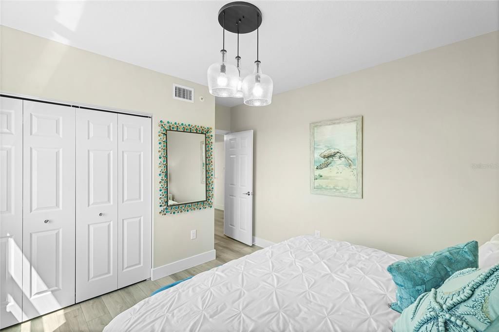 For Sale: $399,900 (3 beds, 2 baths, 1349 Square Feet)