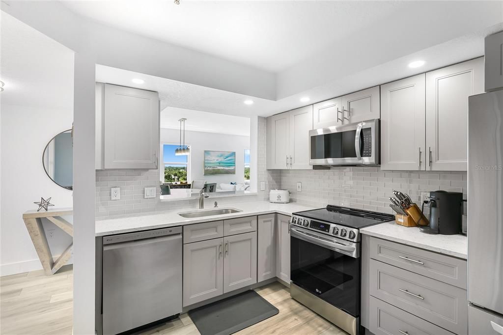 For Sale: $399,900 (3 beds, 2 baths, 1349 Square Feet)