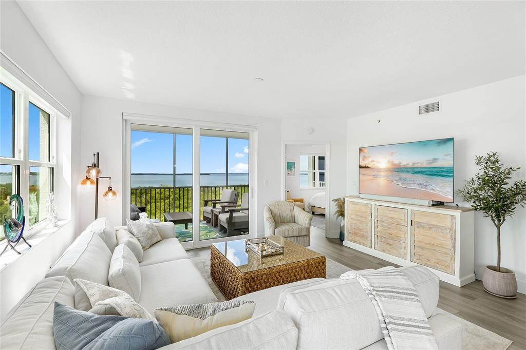 For Sale: $399,900 (3 beds, 2 baths, 1349 Square Feet)