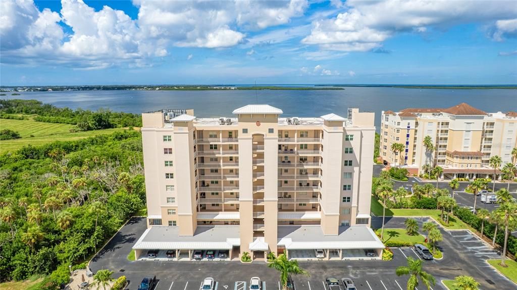 For Sale: $399,900 (3 beds, 2 baths, 1349 Square Feet)