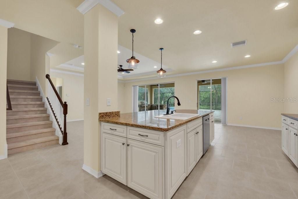 En Venta: $775,000 (5 camas, 4 baños, 3560 Pies cuadrados)