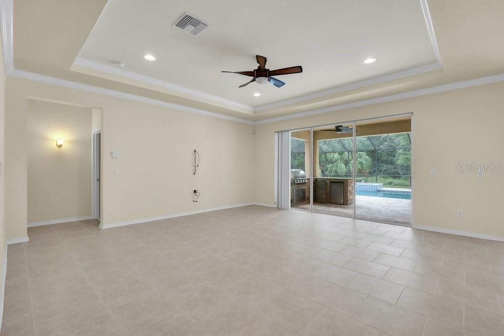 En Venta: $775,000 (5 camas, 4 baños, 3560 Pies cuadrados)