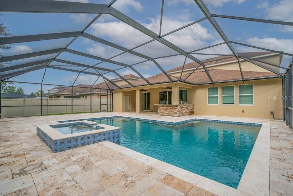 En Venta: $775,000 (5 camas, 4 baños, 3560 Pies cuadrados)