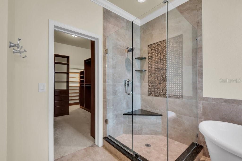 En Venta: $775,000 (5 camas, 4 baños, 3560 Pies cuadrados)