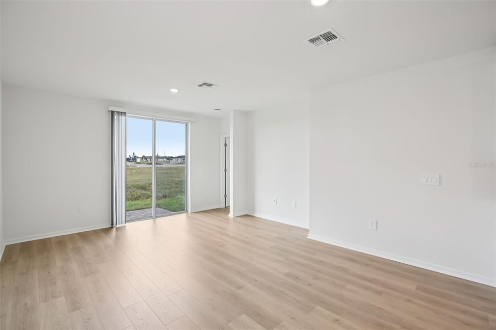 En Venta: $266,900 (3 camas, 2 baños, 1269 Pies cuadrados)