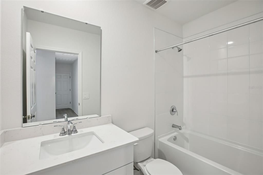 En Venta: $266,900 (3 camas, 2 baños, 1269 Pies cuadrados)