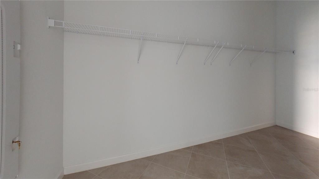 For Rent: $2,675 (4 beds, 3 baths, 2264 Square Feet)