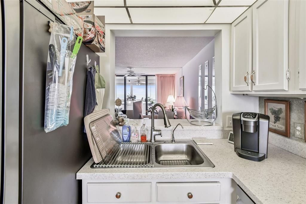 待售: $720,000 (2 贝兹, 2 浴室, 1165 平方英尺)