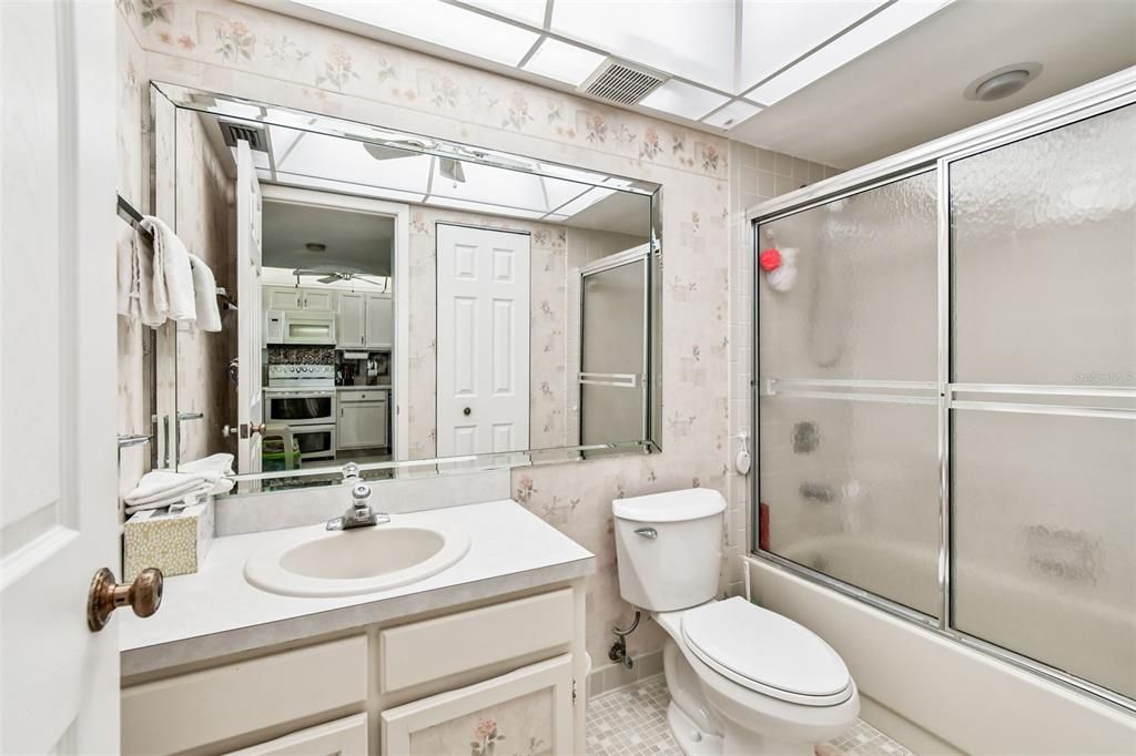 待售: $720,000 (2 贝兹, 2 浴室, 1165 平方英尺)