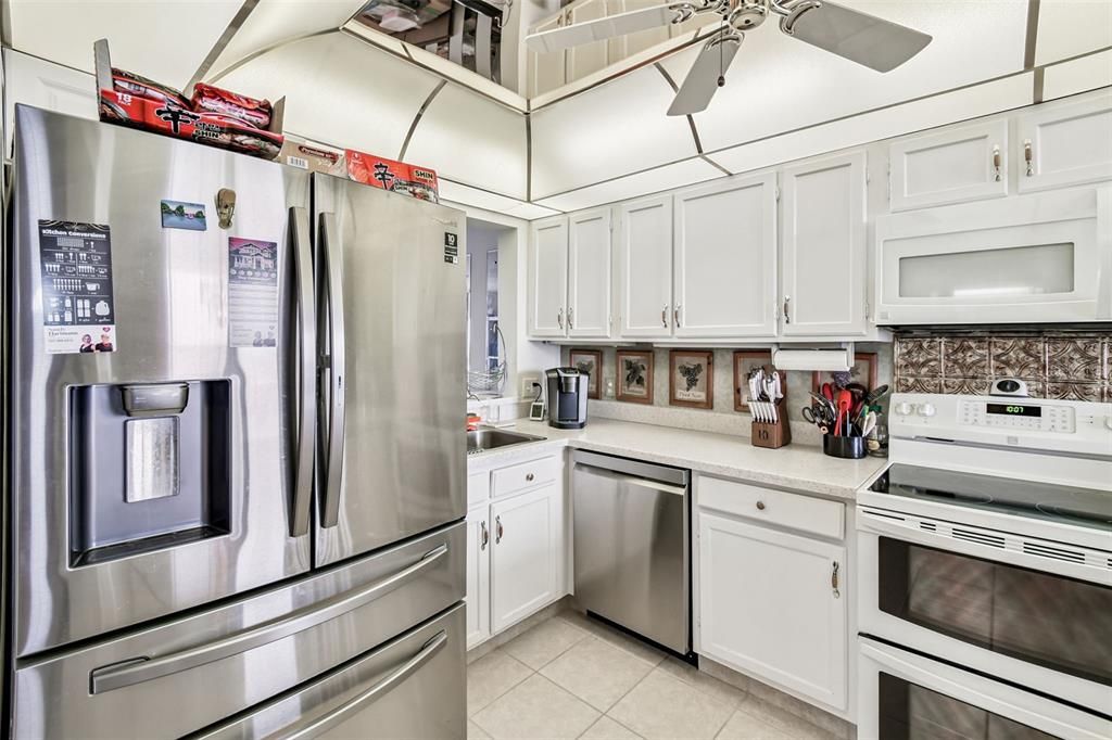 待售: $720,000 (2 贝兹, 2 浴室, 1165 平方英尺)