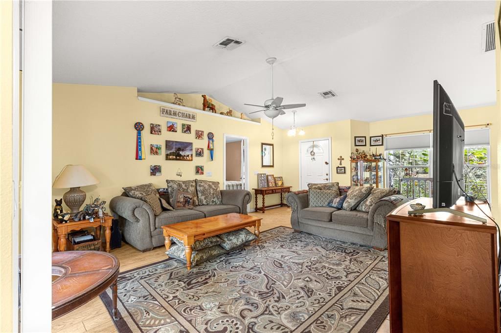 For Sale: $549,900 (3 beds, 2 baths, 1908 Square Feet)