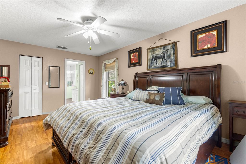 For Sale: $549,900 (3 beds, 2 baths, 1908 Square Feet)