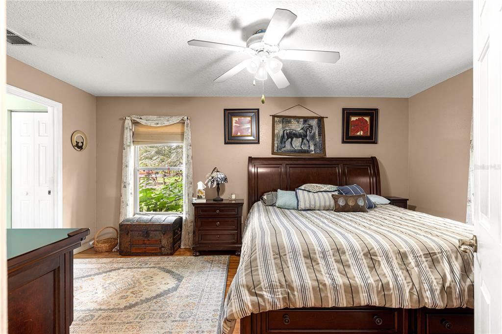 For Sale: $549,900 (3 beds, 2 baths, 1908 Square Feet)