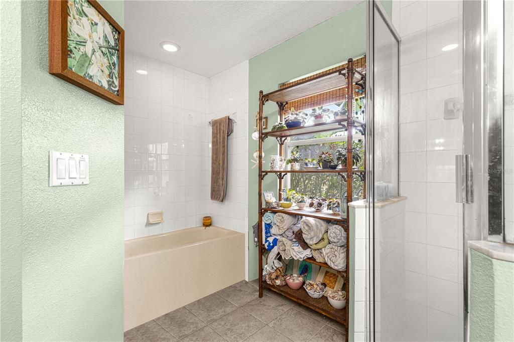 For Sale: $549,900 (3 beds, 2 baths, 1908 Square Feet)