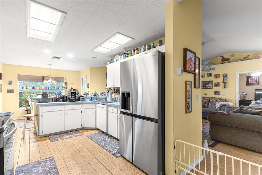 For Sale: $549,900 (3 beds, 2 baths, 1908 Square Feet)