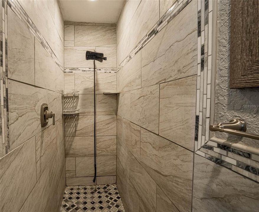 For Rent: $2,250 (4 beds, 2 baths, 1646 Square Feet)