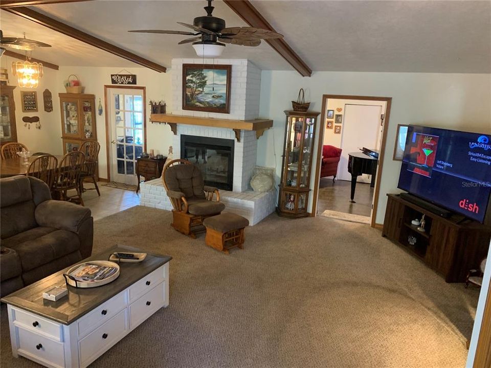 For Sale: $265,000 (3 beds, 2 baths, 1838 Square Feet)