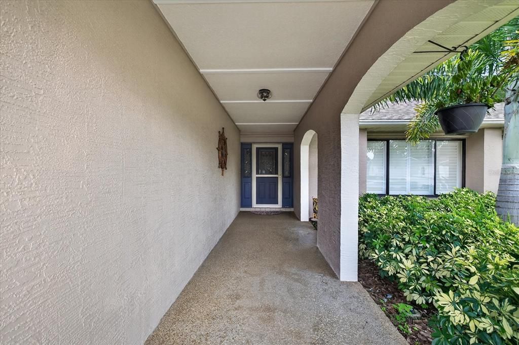 合同活跃: $370,000 (3 贝兹, 2 浴室, 2373 平方英尺)