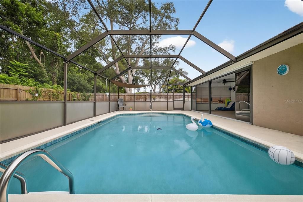 合同活跃: $370,000 (3 贝兹, 2 浴室, 2373 平方英尺)