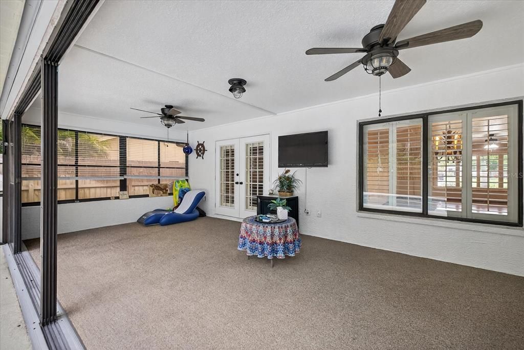 合同活跃: $370,000 (3 贝兹, 2 浴室, 2373 平方英尺)