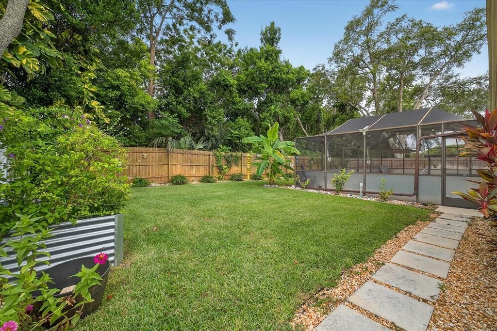 合同活跃: $370,000 (3 贝兹, 2 浴室, 2373 平方英尺)