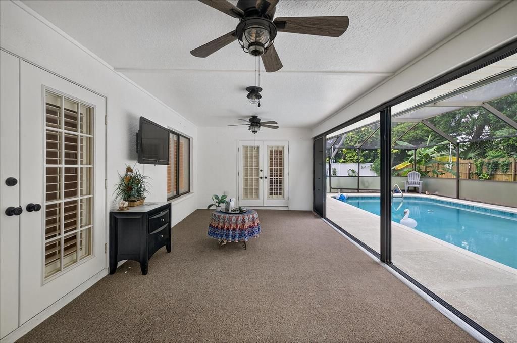 合同活跃: $370,000 (3 贝兹, 2 浴室, 2373 平方英尺)