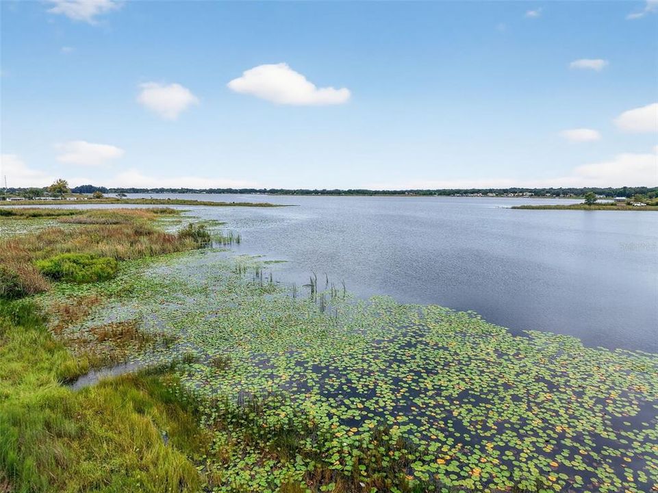 На продажу: $975,000 (2.21 acres)