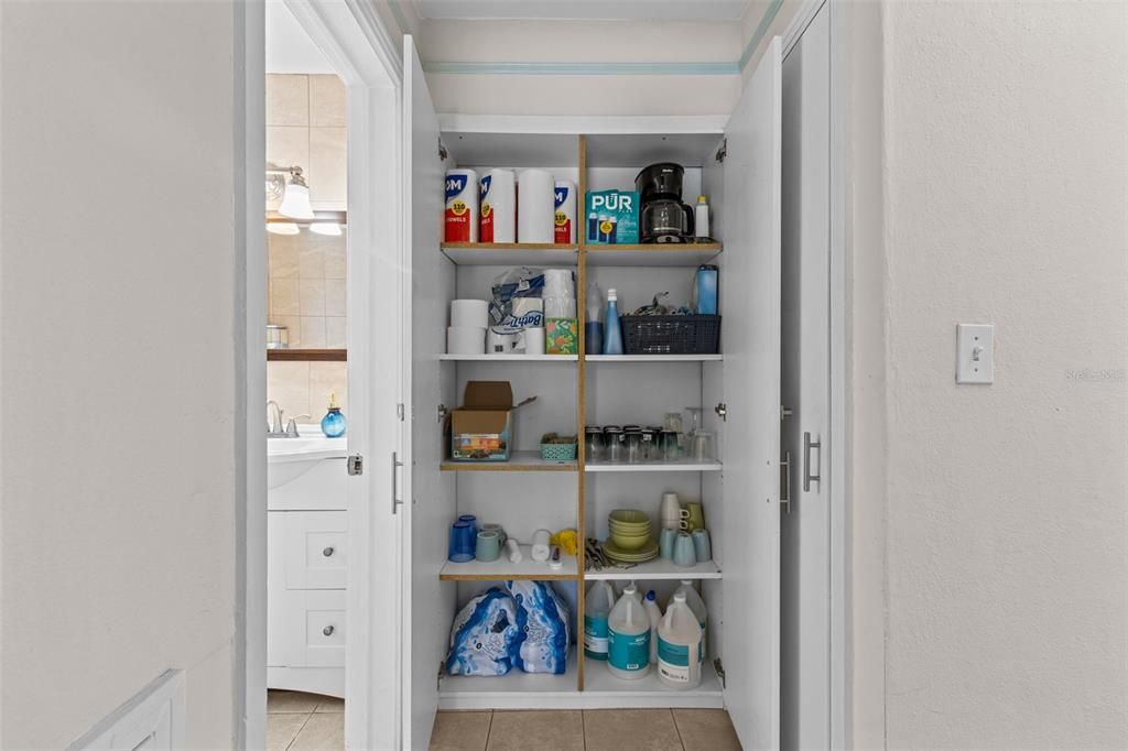 待售: $600,000 (2 贝兹, 0 浴室, 1791 平方英尺)