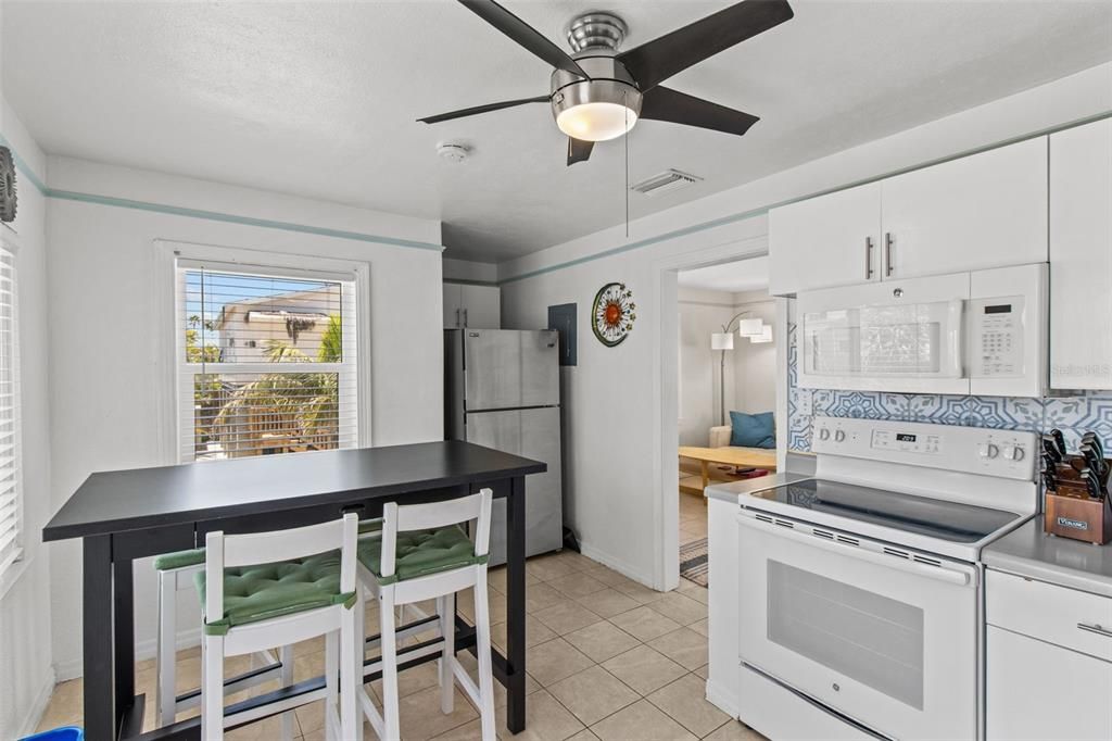 待售: $600,000 (2 贝兹, 0 浴室, 1791 平方英尺)