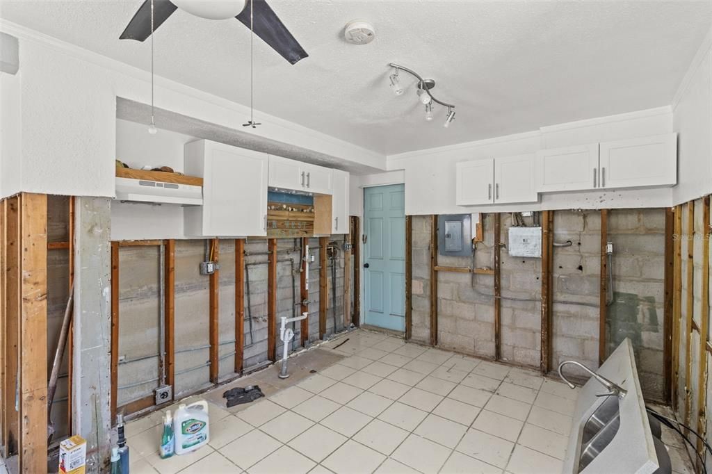 待售: $600,000 (2 贝兹, 0 浴室, 1791 平方英尺)