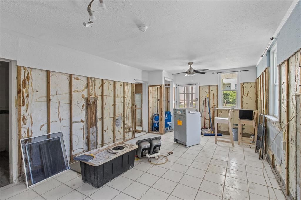 待售: $600,000 (2 贝兹, 0 浴室, 1791 平方英尺)