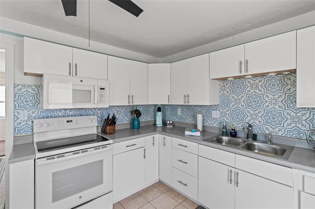 待售: $600,000 (2 贝兹, 0 浴室, 1791 平方英尺)