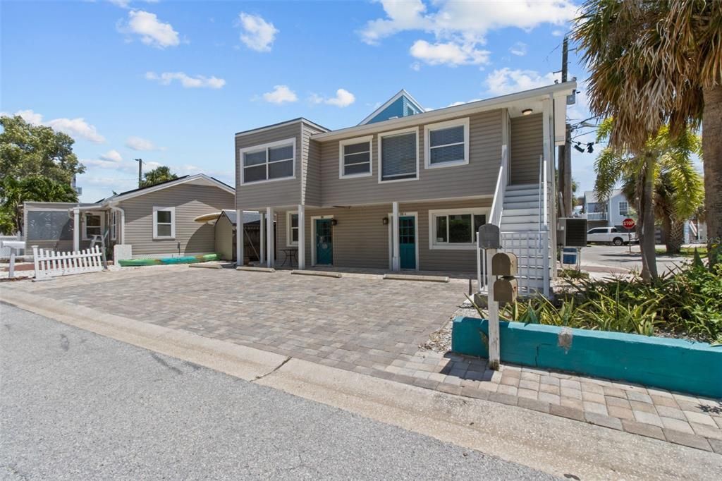 待售: $600,000 (2 贝兹, 0 浴室, 1791 平方英尺)