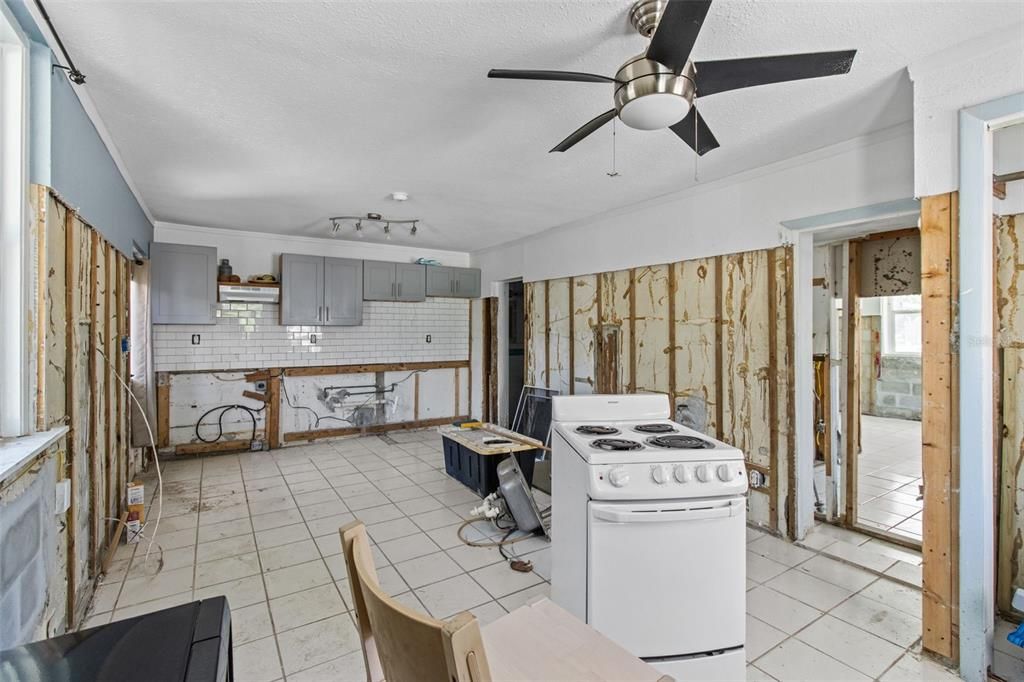 待售: $600,000 (2 贝兹, 0 浴室, 1791 平方英尺)