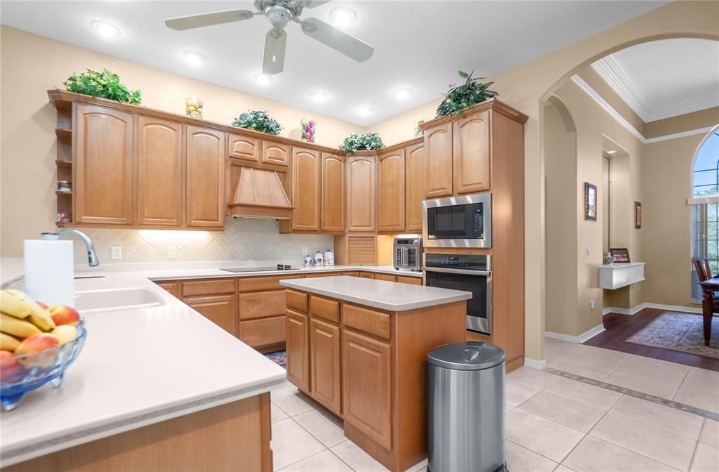 На продажу: $495,000 (3 спален, 3 ванн, 2818 Квадратных фут)