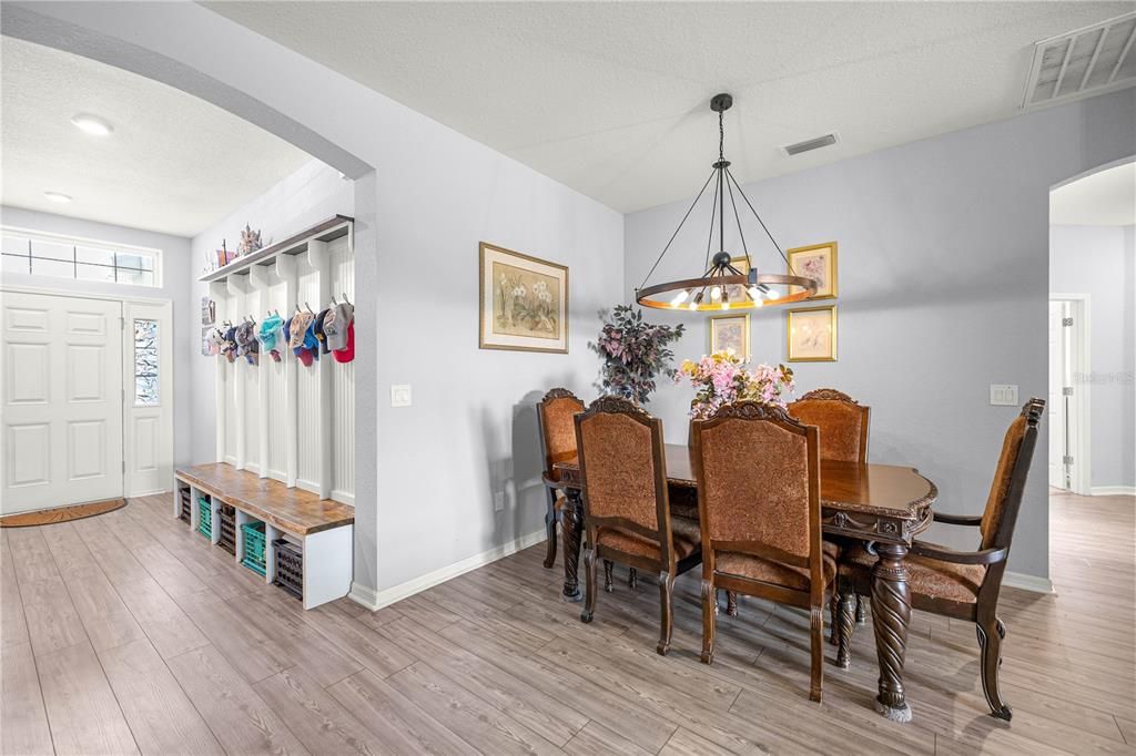 Active With Contract: $370,000 (4 beds, 3 baths, 2491 Square Feet)