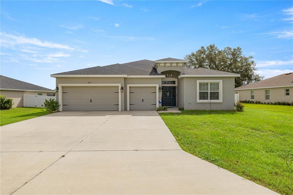 Active With Contract: $370,000 (4 beds, 3 baths, 2491 Square Feet)